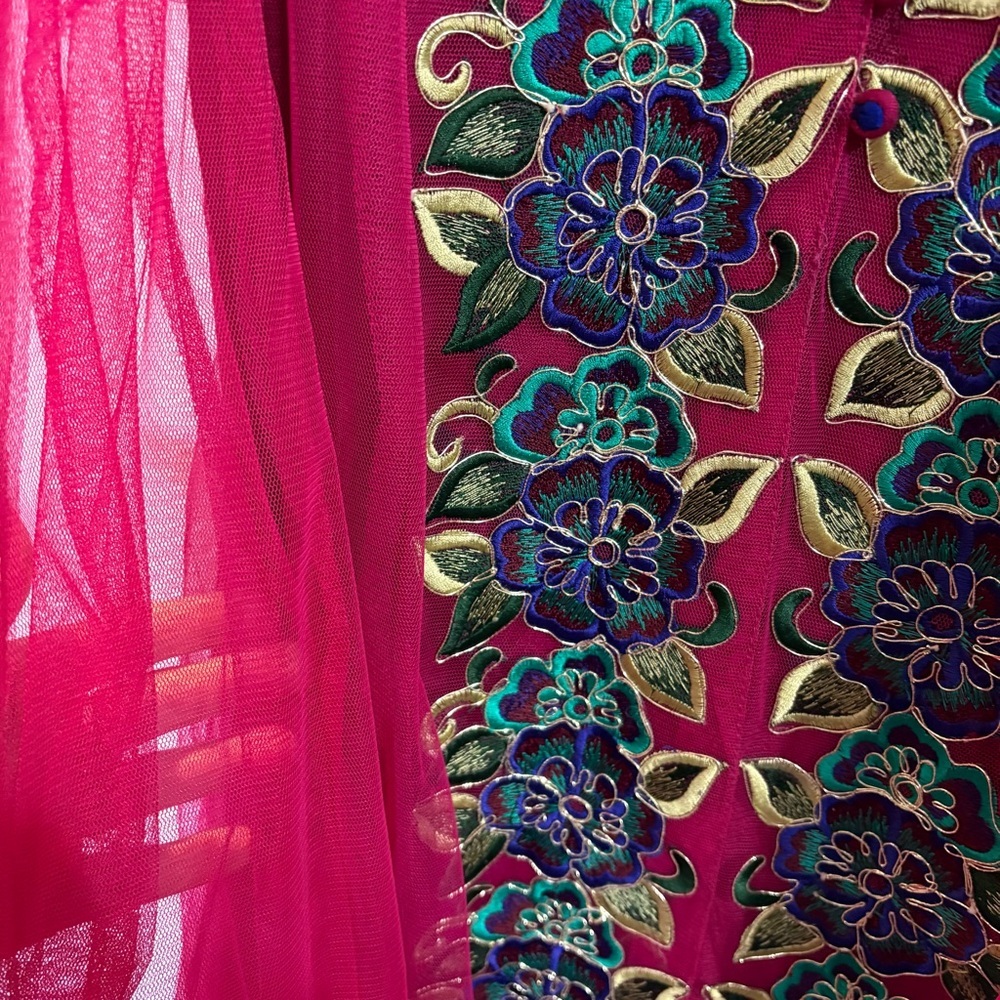 Magenta Embroidered Anarkali Gown Handmade Lined Tulle Outer Layer Indian Sz M - Picture 11 of 15
